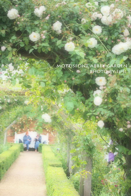 MottisfontAbbeygarden11ihi.jpg