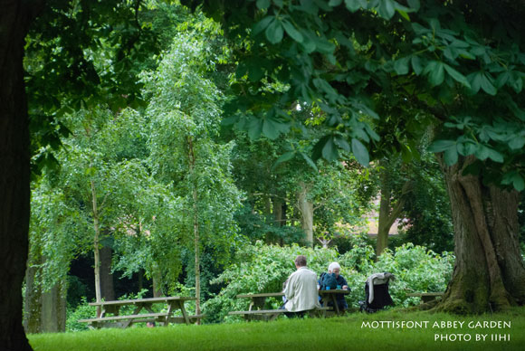 MottisfontAbbeygarden34iihi.jpg