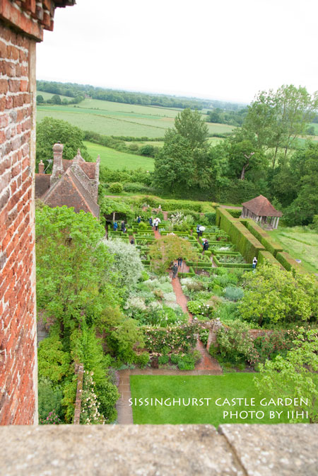sissinghurst-castle-garden4.jpg