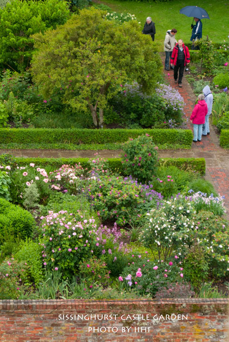 sissinghurst-castle-garden5.jpg