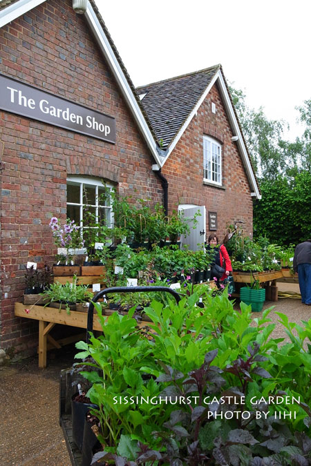 sissinghurstcastle-garden27.jpg
