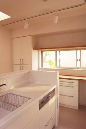 北側とは思えない明るいキッチン